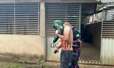 Homem é esfaqueado após ter casa invadida por criminosos em Rio Branco