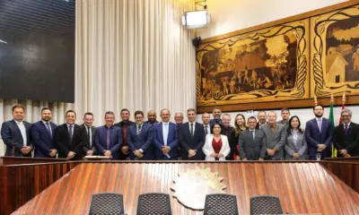 Acordo entre deputados e governo garante orçamento de 2026 com brecha para PCCRs