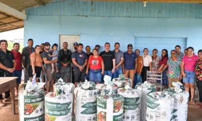 André Vale entrega emenda parlamentar para fortalecer a produção de hortaliças no Bujari