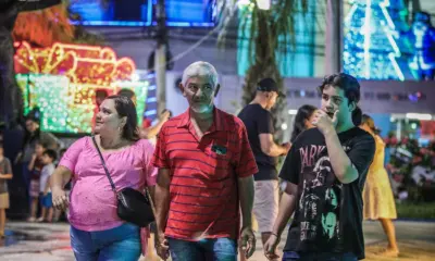 Programação de Natal da prefeitura lota o centro de Rio Branco