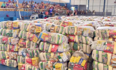 No aniversário de Feijó, prefeitura entrega mais de 13 mil kg de alimentos
