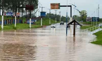 Estrada do Calafate volta a ficar debaixo d’água em Rio Branco