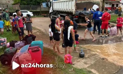 Após elevação do Rio Acre, famílias indígenas são retiradas de suas casas
