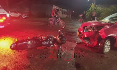 Colisão entre carro e moto deixa jovem gravemente ferido na Estrada de Porto Acre