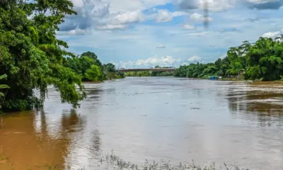 Rio Acre continua subindo e atinge 15,41 metros em Rio Branco