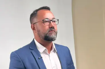 Railson anuncia pavimentação de rua, casas populares para 2026 e celebra a construção da décima ponte em Feijó