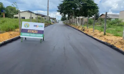 Governo supera meta com 21 mil toneladas de massa asfáltica aplicadas pelo Deracre