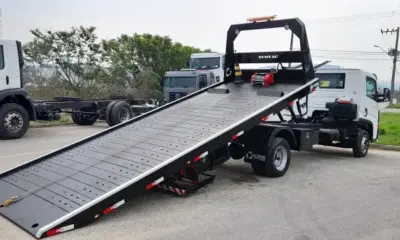 Homem tenta impedir que seu carro seja rebocado e é preso em Cruzeiro do Sul