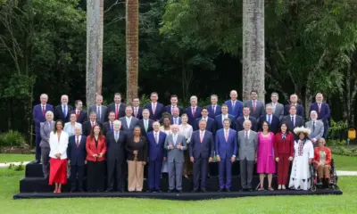 Após fratura na lombar, Marina Silva participa de reunião em cadeira de rodas