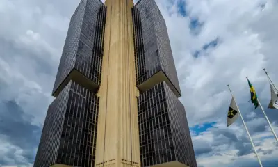 BC mantém juros básicos em 15% ao ano pela quinta vez seguida