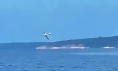 Vídeo registra queda de avião no Rio Negro e assusta banhistas no AM