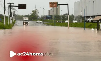 Chuva intensa provoca alagamentos em vários bairros e prejudica o trânsito em Rio Branco