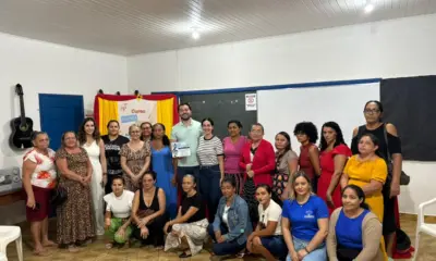 Jarude entrega R$ 30 mil para o Ceanom e viabiliza curso de costura em Cruzeiro do Sul