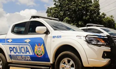 Homem é preso guiando motocicleta na contramão e com droga em Cruzeiro do Sul