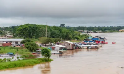 Rio Juruá atinge 12,87 metros e fica a 13 cm da cota de alerta em Cruzeiro do Sul