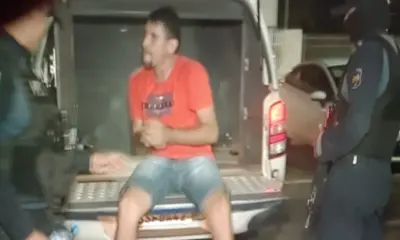 Motorista de aplicativo fura barreira policial, foge e é preso com cocaína na AC-10