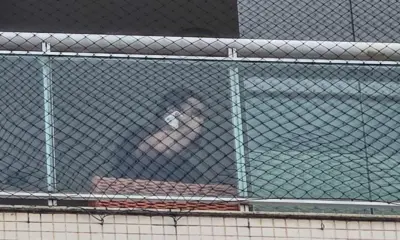 Assessor “de confiança” de Velloso chega em condomínio de luxo e evita falar com a imprensa