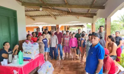 Cooperativas recebem cestas básicas para ajudar famílias atingidas pela enchente