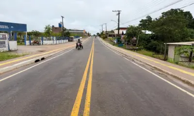 Obras de asfalto do Deracre garantem melhores condições de circulação em Tarauacá
