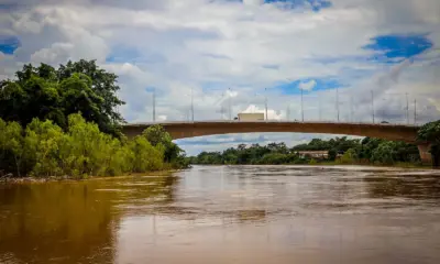 Rio Acre atinge 14,26 metros e segue acima da cota de transbordamento