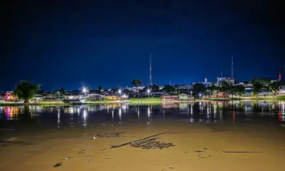 Rio Acre sobe novamente e segue acima da cota de transbordamento
