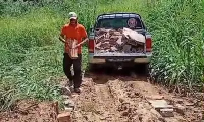 Moradores do Ramal do Barro Alto mostram trechos onde prefeitura beneficiou