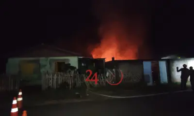 Incêndio de grandes proporções atinge residências no bairro Wanderley Dantas