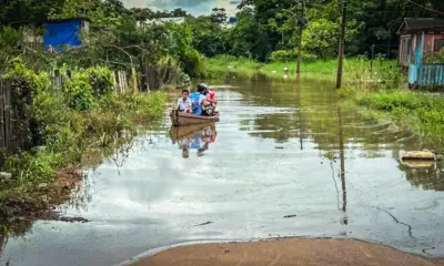 Com rio em elevação, cheia afeta 631 famílias e atinge 27 bairros de Rio Branco