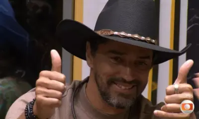 Tadeu Schmidt coroa Alberto Cowboy como 1º Líder do BBB 26; confira VIP