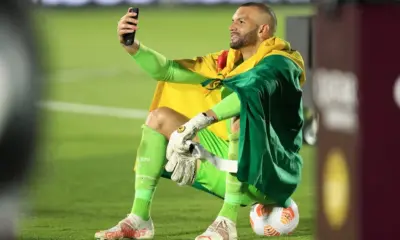Weverton se despede do Palmeiras e agradece clube após oito anos de história