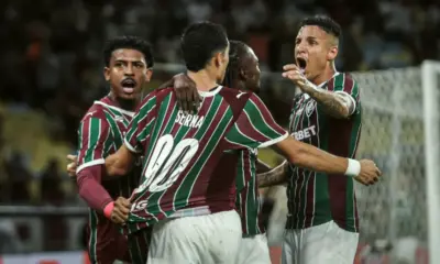 Carioca: Fluminense vence clássico da chuva e afunda ainda mais o Flamengo
