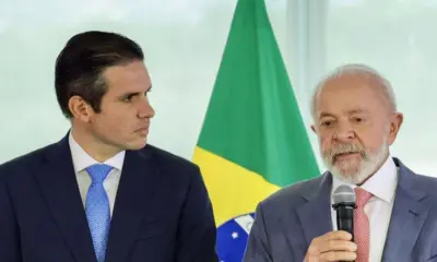 Lula faz afago enfático a Hugo; líderes veem tom de pré-campanha em jantar