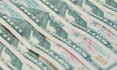 Dólar cai a R$ 5,17, menor valor desde maio de 2024, após derrubada de tarifas; Bolsa bate recorde