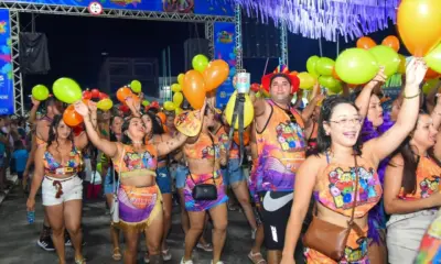 Mais quatro blocos desfilam no Carnaval de Cruzeiro do Sul nesta segunda