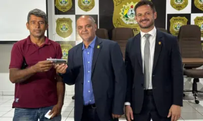 PC do Acre restitui mais de 80 celulares e quase R$ 1 milhão em bens recuperados