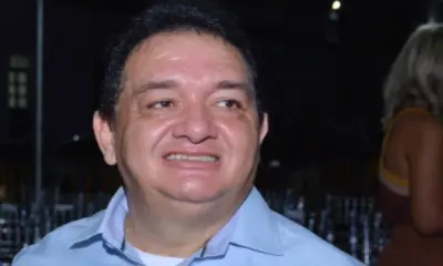 “Página virada e nenhuma queixa”, diz Clendes nas redes sociais após ser exonerado