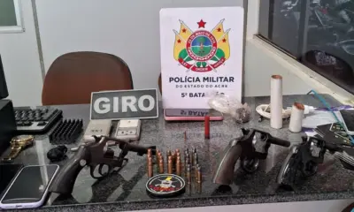 PM interrompe reunião de facção e apreende armas em Epitaciolândia