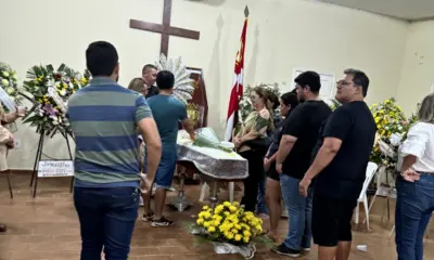 Centenas de pessoas se despedem de Osmar Girardi em velório; sepultamento ocorre no Morada da Paz