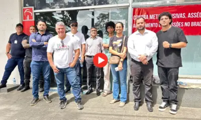 Bancários paralisam agência do Bradesco no centro da capital e denunciam metas abusivas