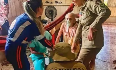 Bombeiros e Samu realizam resgate de idosa em área de difícil acesso em Rodrigues Alves