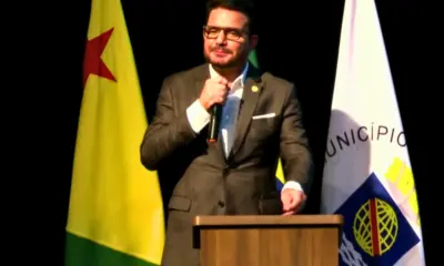 Gladson fala em “assassinato de reputação” e manda recado a adversários: “Pode bater”