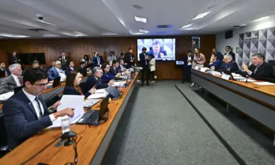 CPMI do INSS deve votar quebra de sigilo de Lulinha e ex-sócio de Vorcaro