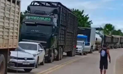 Manifestantes liberam BR-364 em Feijó após acordo com Governo do Estado