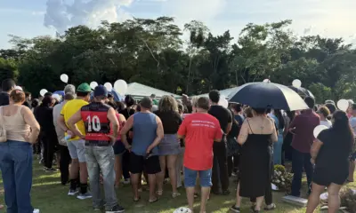 Centenas de pessoas acompanham sepultamento do farmacêutico Osmar Girardi