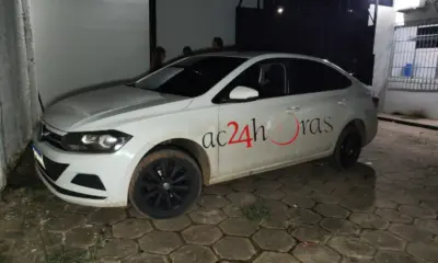 Motorista de aplicativo tem veículo roubado por criminosos na capital