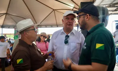 Petecão investe na cafeicultura e garante máquinas para produtores de Mâncio Lima