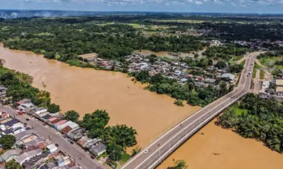 Rio Acre sai da cota de transbordo e mantém recuo na capital