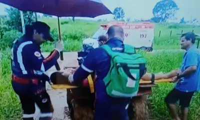 Socorristas do Samu enfrentam lama e chuva para salvar adolescente no Acre
