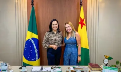 Deracre entrega Relatório Anual de Gestão 2025 à Mailza