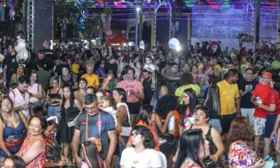 DJs e Banda Pegada Prime encerram a festa na Praça da Revolução